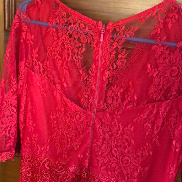 Red lace plus size dress - Picture 4 of 4